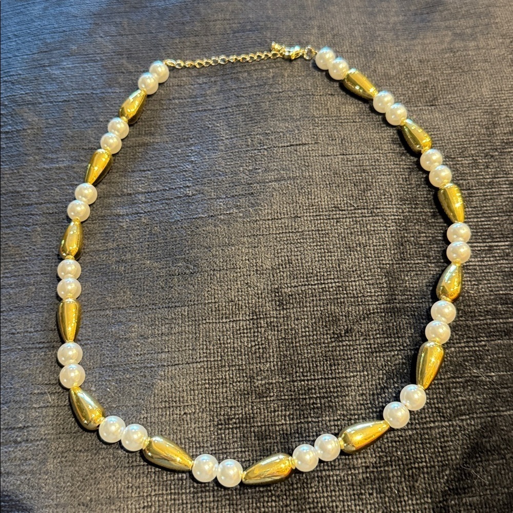 Treasure Jewels “Pearl Serenade” Gold-Toned and Faux Pearl Beaded Necklace - Picture 3 of 4